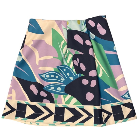 Tropical Leaf Print Satin Top with the Matching Skirt - Picture 3 of 8
